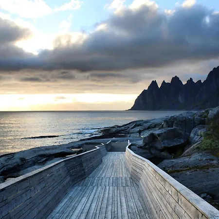 Elvestua House In Nature 펜션 Gibostad