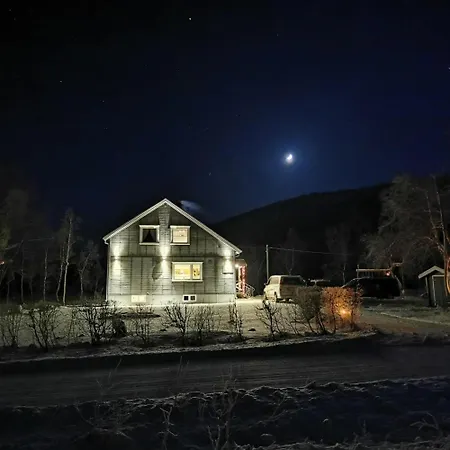Elvestua House In Nature 펜션 Gibostad