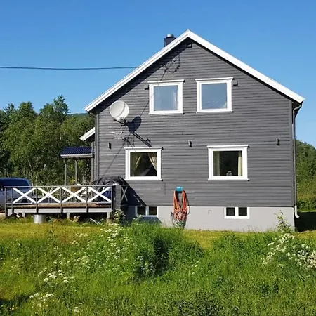 펜션 Elvestua House In Nature Gibostad
