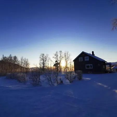Elvestua House In Nature 度假居 Gibostad